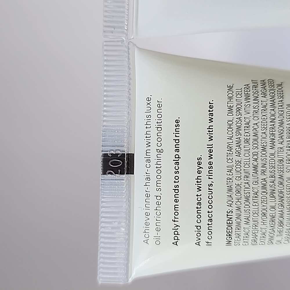 NatureLab Perfect Smooth Shampoo + Conditioner Set - Picture 4 of 6